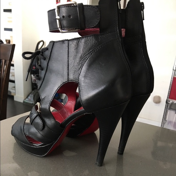 Black high heel shoes - Picture 2 of 3