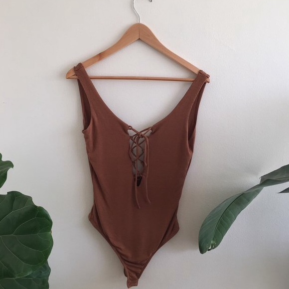 Rust deep V lace up / scoop back