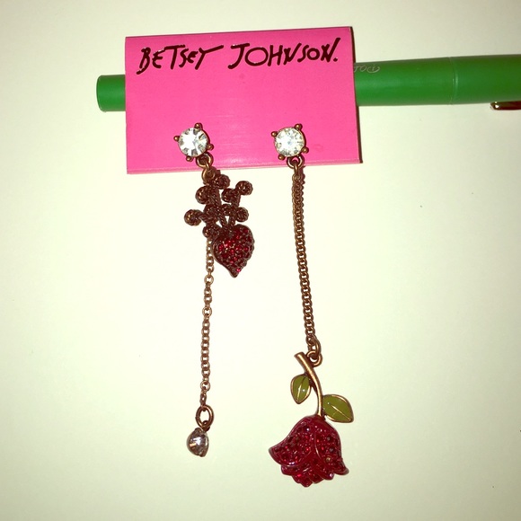 Betsey Johnson Mix Match drop earrings