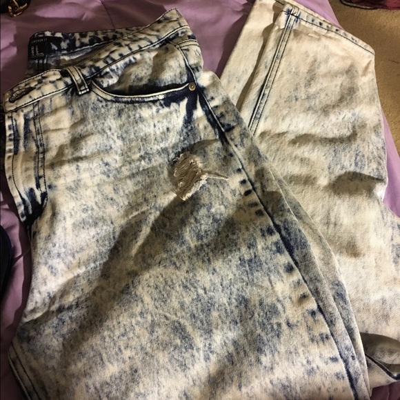 Acid wash jeans