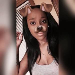 Meet your Posher, Mia