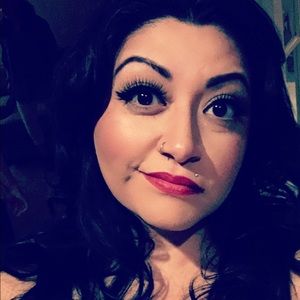 Meet your Posher, Felicia