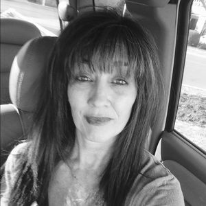 Meet your Posher, Dena