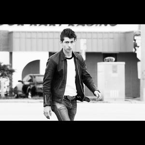 Meet your Posher, Robin