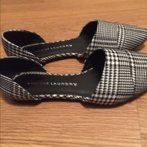 Chinese laundry flats, size 8.