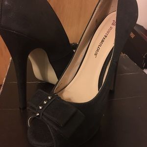 Black peek-a-boo toe heel with bow