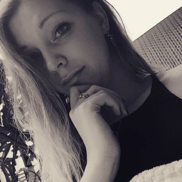 Meet your Posher, Caitlin