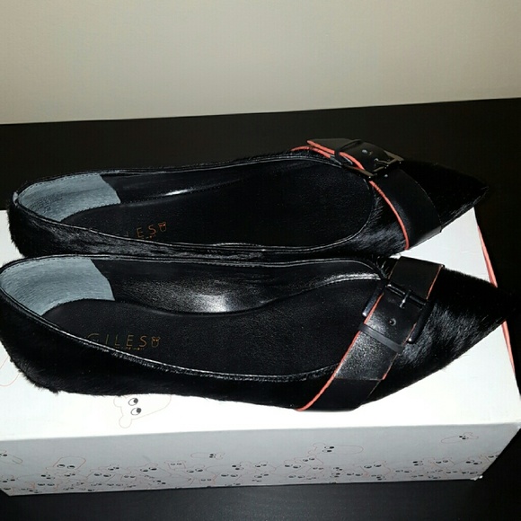 Shoes - Picture 1 of 3
