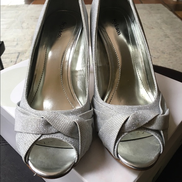 Women's shoes