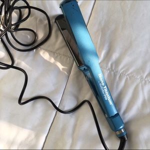 Nano hair straightener