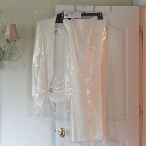 CAbi white linen suit size 10 never worn