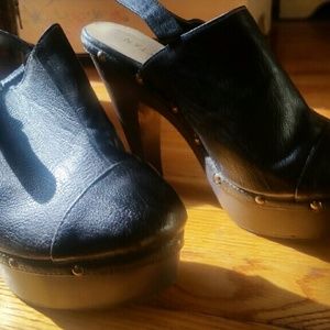 NYLA really trendy platform heels