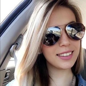 Meet your Posher, Erin