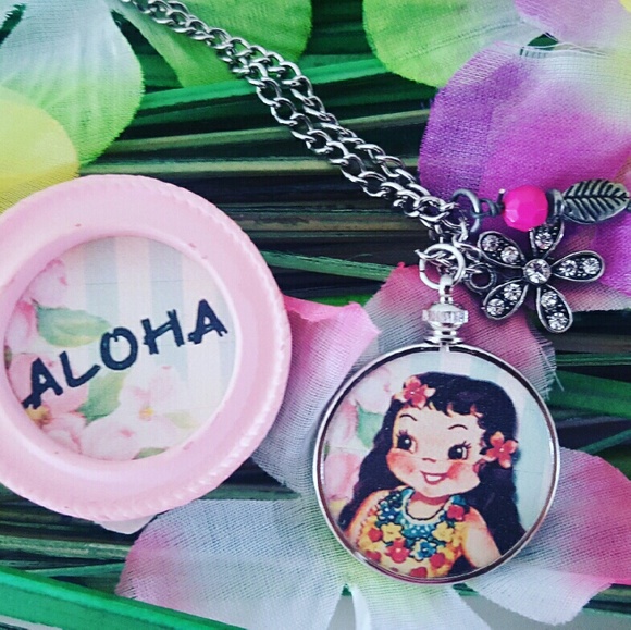 Retro Islander Hula Luau  Girl Hawaii Necklace