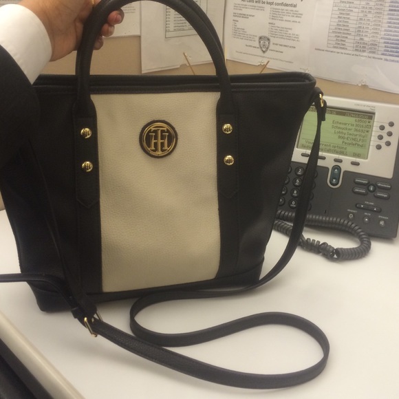 Tommy Hilfiger leather handbag ❤️