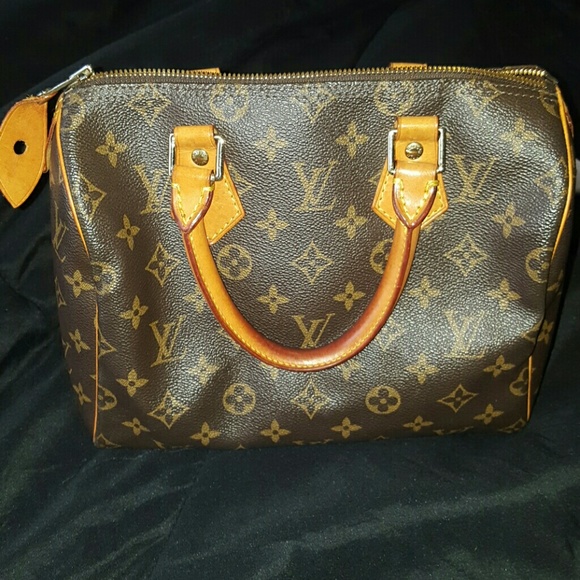 Authentic Louis Vuitton speedy 25