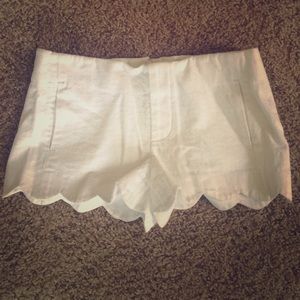 Lilly Pulitzer white scalloped shorts