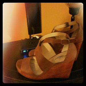 Brown Lucky wedge sandal in perfect condition.