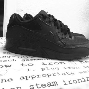 Nike airMaxes