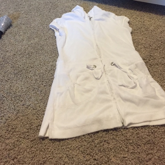 White zip coverup - Picture 1 of 2