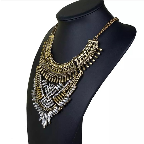 Stunning Statement necklace(NWT)price firm - Picture 2 of 3