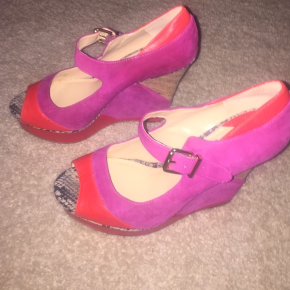 Color block wedges - Picture 1 of 3