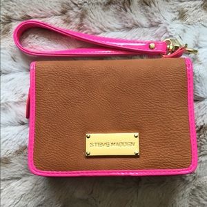 Steve Madden wristlet
