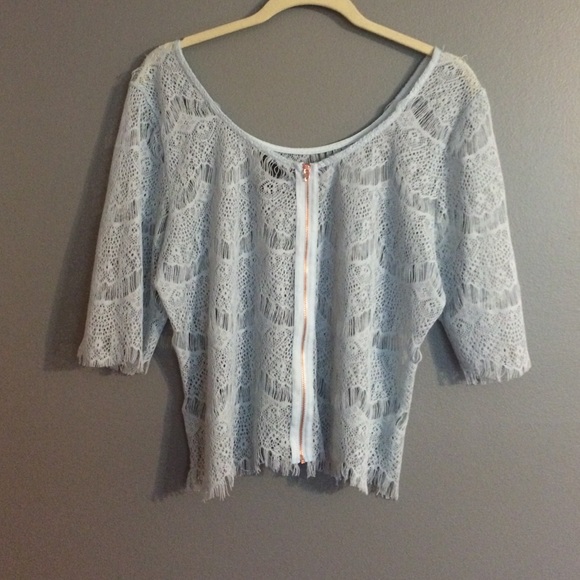 Lace crop top✨ - Picture 2 of 4