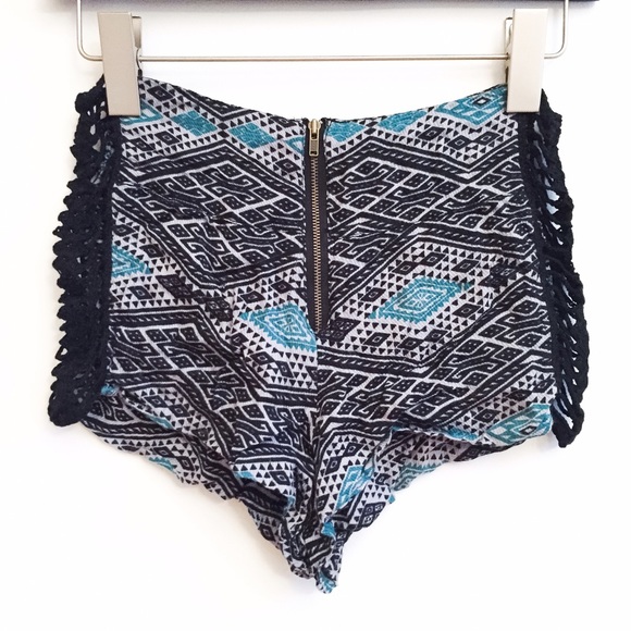 ⛔️ SOLD / Acacia Thai Paia Short - Picture 3 of 4