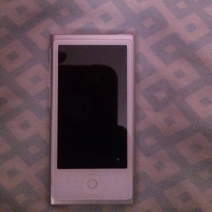 A Apple iPod nano 16GB