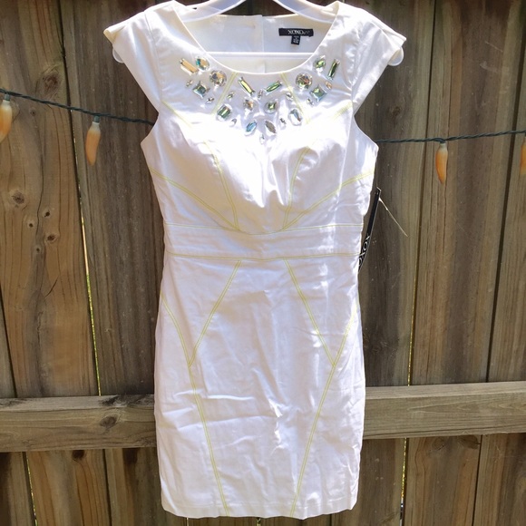XOXO NWT 5/6 WHITE SHEATH DRESS OPEN BACK ZIP