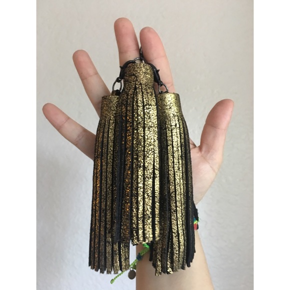 24 Karat Magic Tassel - Picture 2 of 5