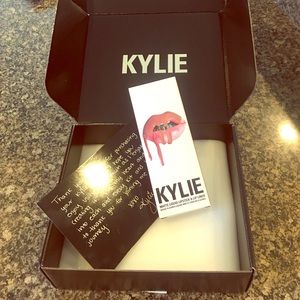 KYLIE LIP KIT NEVER USED OR OPENED!!
