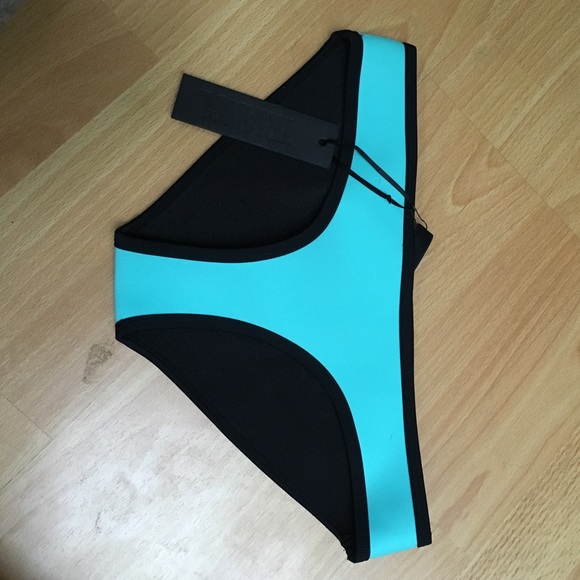 Triangl bikini bottoms size small