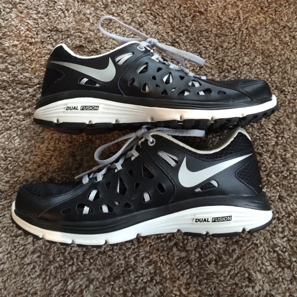 Nike Dual Fusion size 7