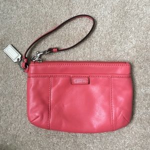 NWOT pink Coach wristlet