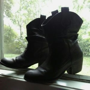 Rocket Dog Cowboy Booties Size 8