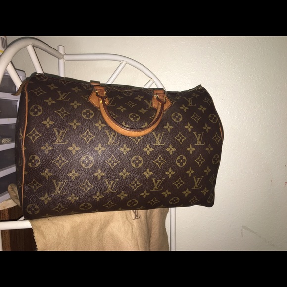 🎉🎉Authentic Louis Vuitton Speedy 35