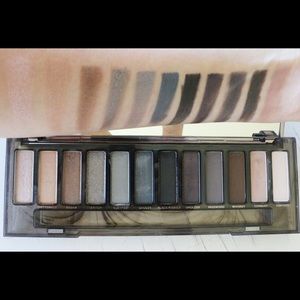 NWOT Naked Smokey Palette