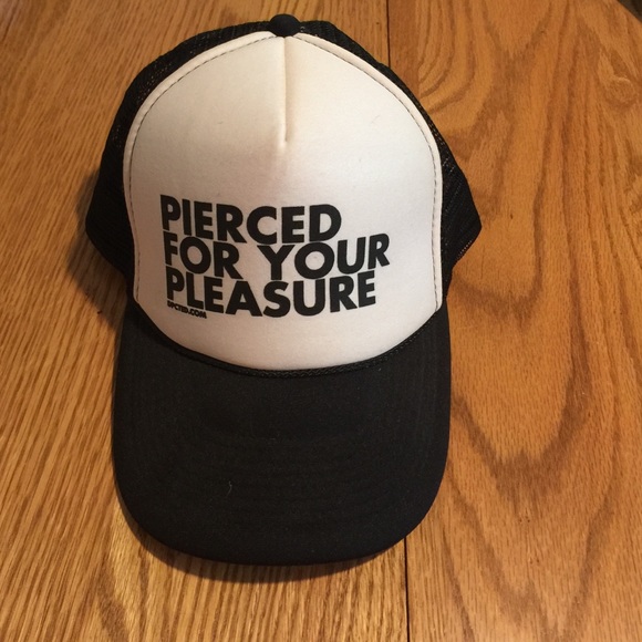 Trucker hat