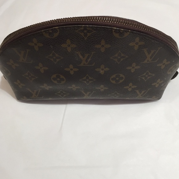 Louis Vuitton makeup bag authentic - Picture 2 of 4
