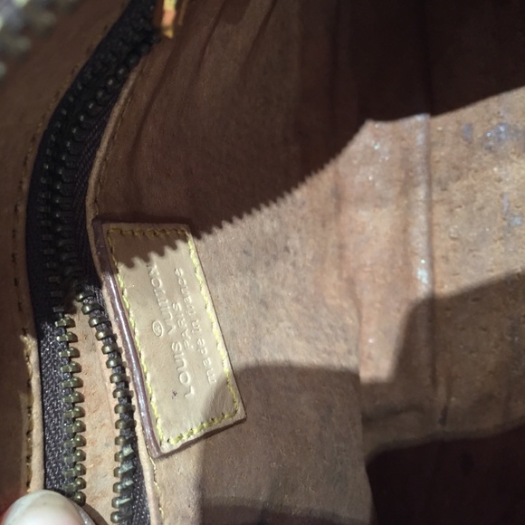 Louis Vuitton makeup bag authentic - Picture 4 of 4