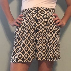 Cute skirt w pockets!!