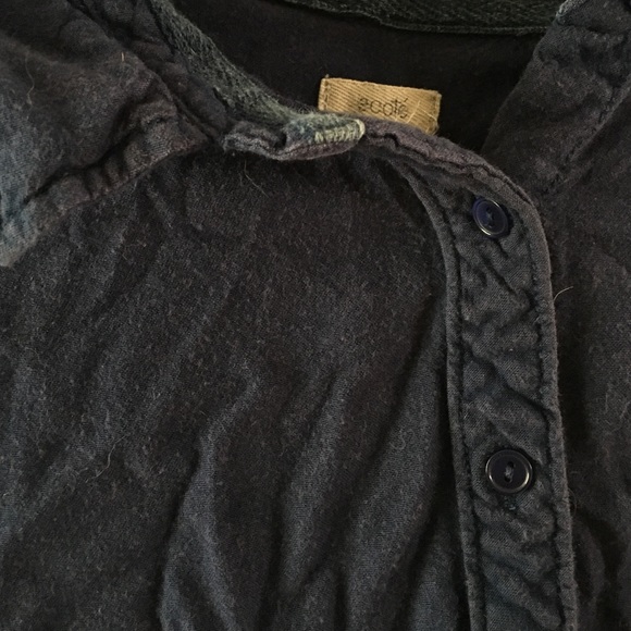 Button down - Picture 2 of 2