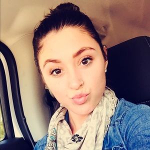 Meet your Posher, Brittney