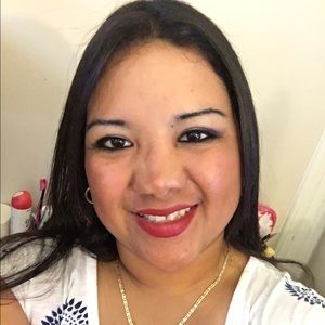 Meet your Posher, Linda