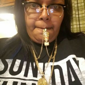 Meet your Posher, Lela