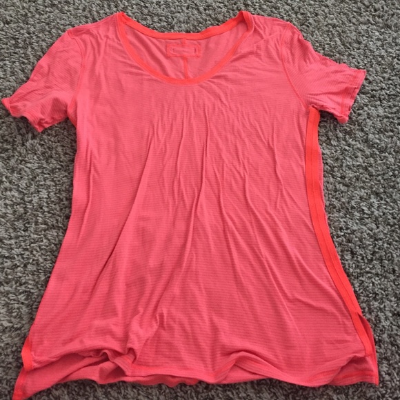 Lululemon Tee