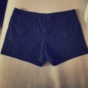 Black gap shorts