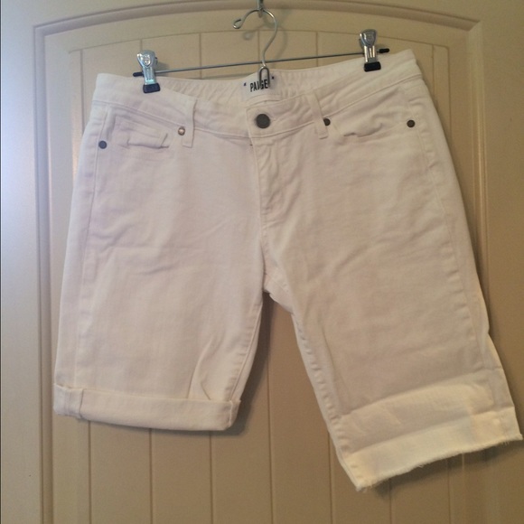 PAIGE White Cut-Off Bermuda Shorts - Sz 29 waist